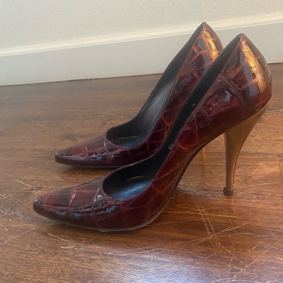 stuart weitzman red patent croc 👠 pumps - Picture 4 of 8